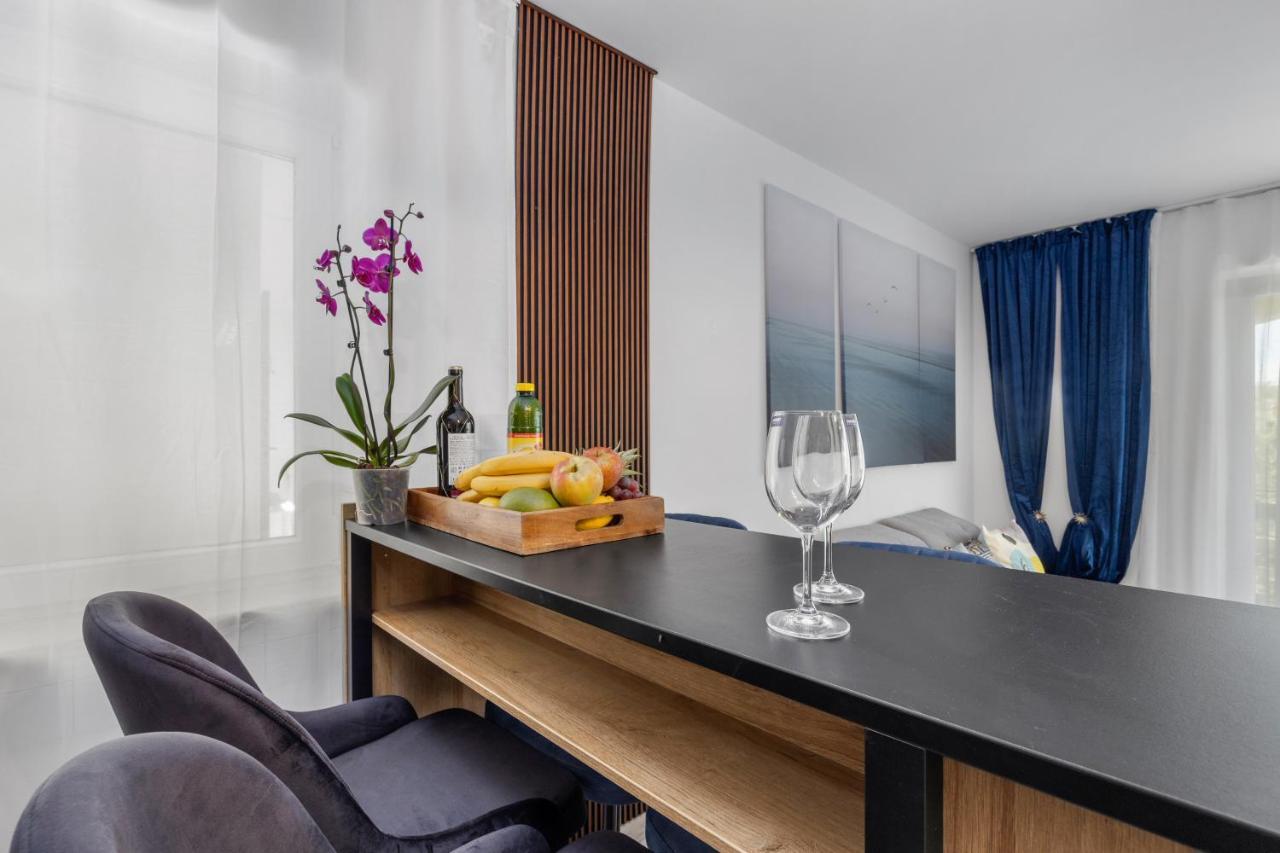 Romeo&Julia- Newly Refurbished Apartment Near Medulin Pomer Exterior photo