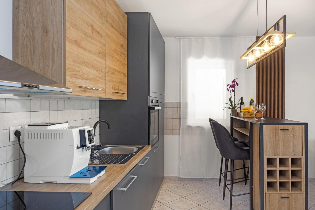 Romeo&Julia- Newly Refurbished Apartment Near Medulin Pomer Exterior photo