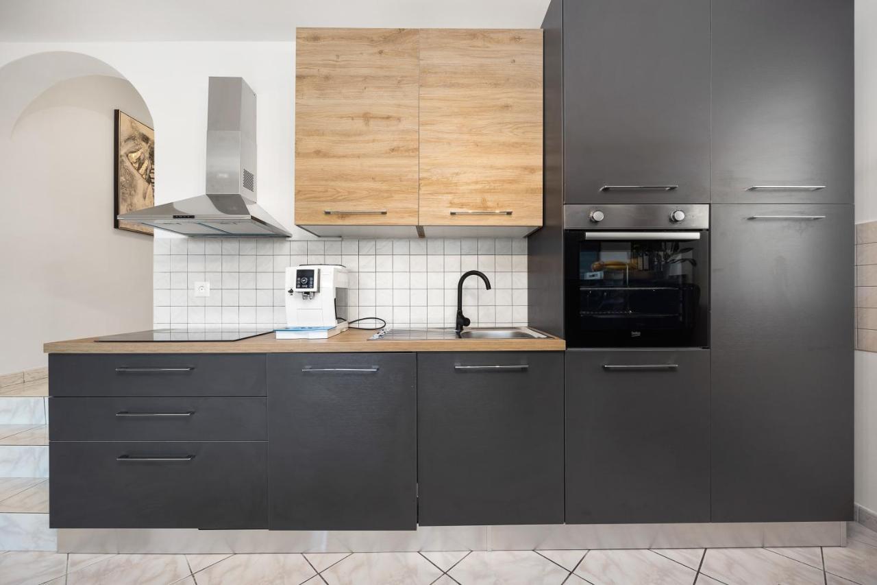 Romeo&Julia- Newly Refurbished Apartment Near Medulin Pomer Exterior photo
